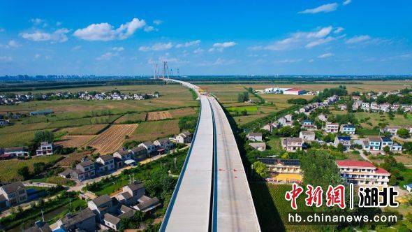 當枝鬆高速鬆滋段主體工程建設完成:建設工程